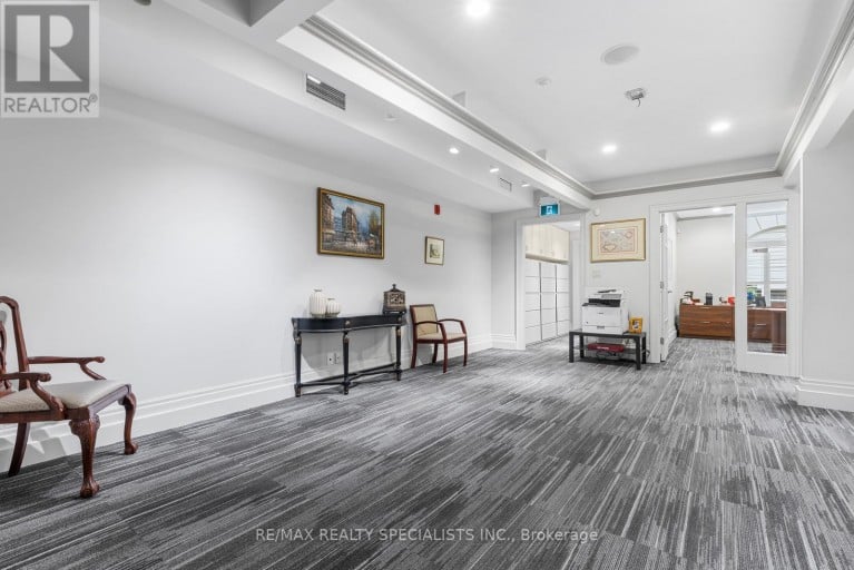 305 CHURCH STREET, Oakville (OO Old Oakville), Ontario, L6J7T2