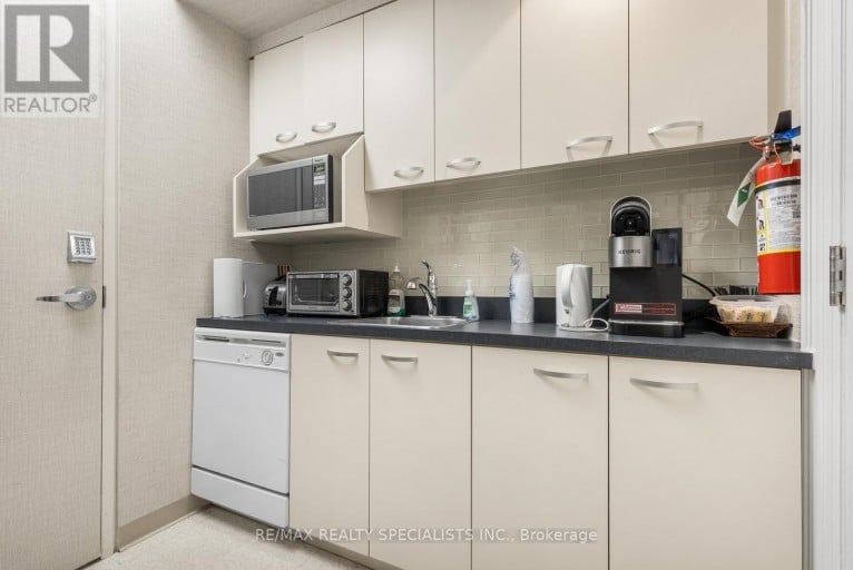 305 CHURCH STREET, Oakville (OO Old Oakville), Ontario, L6J7T2