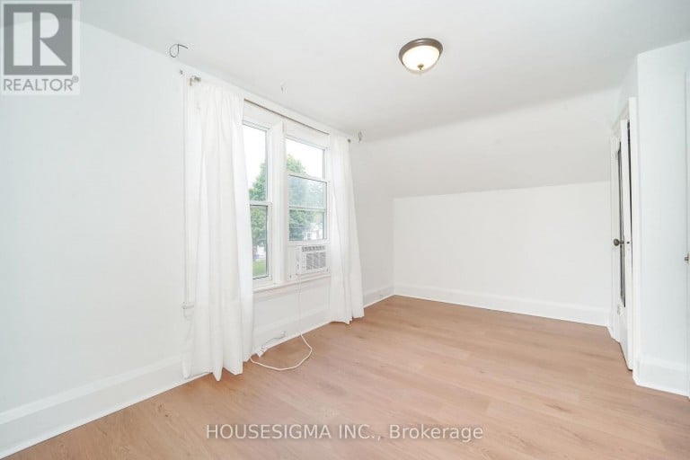 93 BROCK STREET W, Oshawa (O'Neill), Ontario, L1G1R7