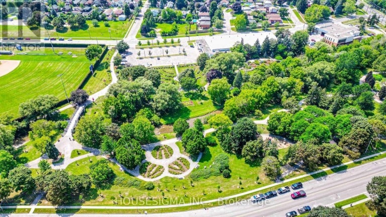 93 BROCK STREET W, Oshawa (O'Neill), Ontario, L1G1R7