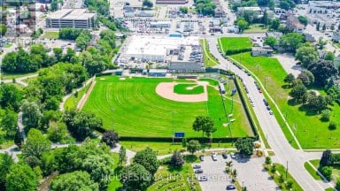 93 BROCK STREET W Oshawa (O'Neill) Ontario photo 45