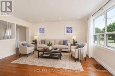 93 BROCK STREET W Oshawa (O'Neill) Ontario photo 8