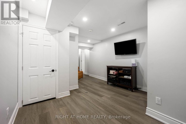 136 ELDERWOOD PLACE, Brampton (Brampton North), Ontario, L6V3N3