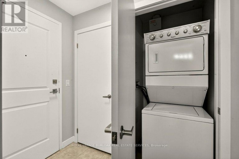 701 - 2486 OLD BRONTE ROAD, Oakville (WM Westmount), Ontario, L6M0Y4
