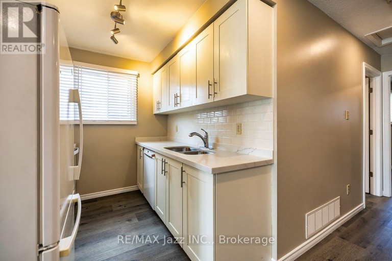 260 LAKEVIEW PARK AVENUE, Oshawa (Lakeview), Ontario, L1J7M5