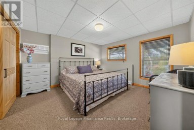 1214 Big Gull Lane, Frontenac (frontenac Centre) Ontario