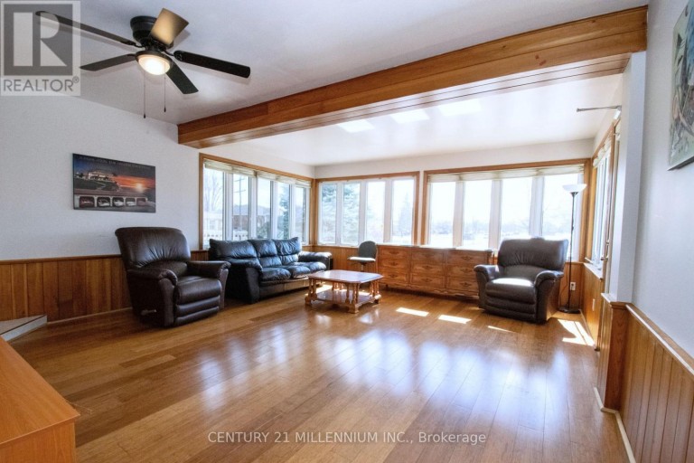 3 COLLEGE PARK DRIVE, Welland (N. Welland), Ontario, L3C6Z6