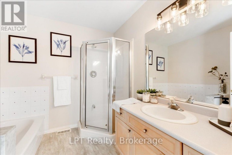 5 NIAGARA TRAIL, Clarington (Bowmanville), Ontario, L1B1A2
