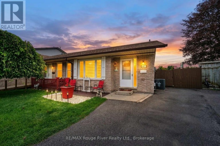 607 FOXRUN COURT, Oshawa (Pinecrest), Ontario, L1K1N9