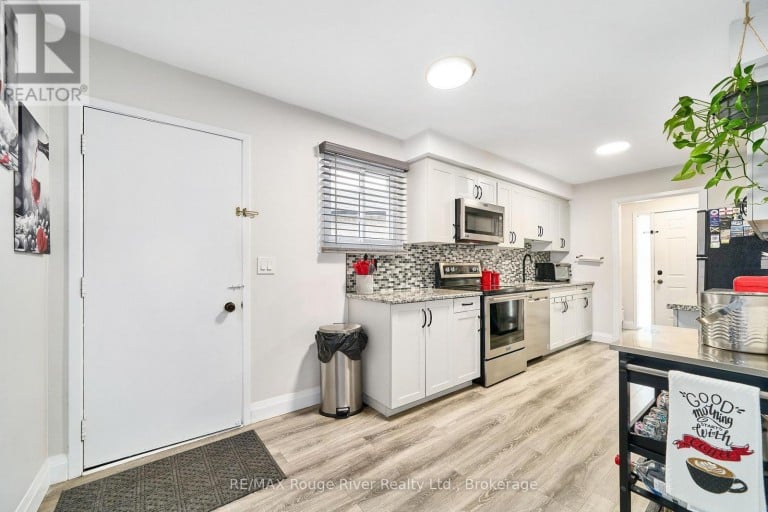 607 FOXRUN COURT, Oshawa (Pinecrest), Ontario, L1K1N9