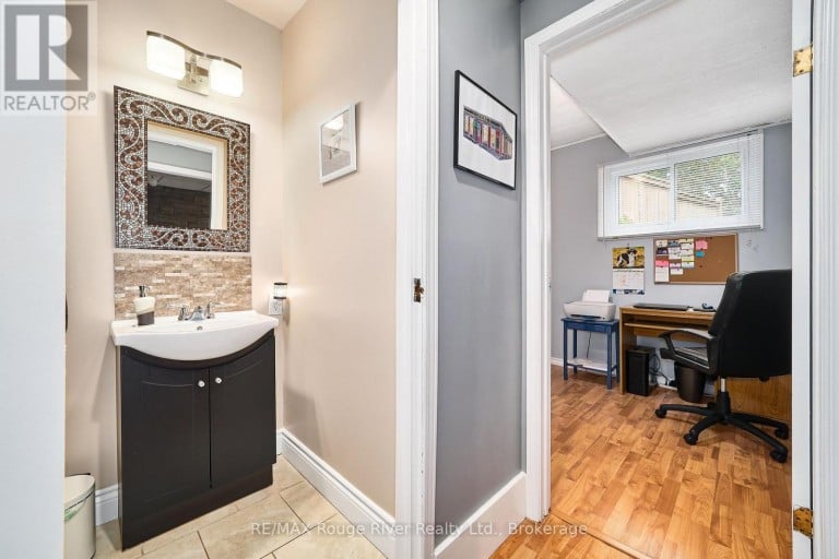 607 FOXRUN COURT, Oshawa (Pinecrest), Ontario, L1K1N9