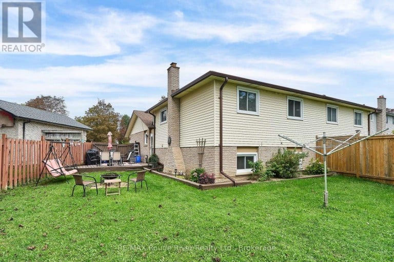 607 FOXRUN COURT, Oshawa (Pinecrest), Ontario, L1K1N9