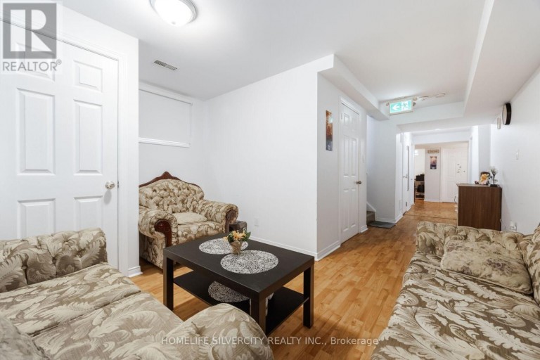 29 BEACHPOINT BOULEVARD, Brampton (Fletcher's Meadow), Ontario, L7A2T7