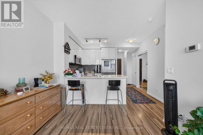 605 - 55 EGLINTON AVENUE W, Mississauga (Hurontario), Ontario, L5R0E4