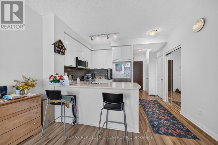 605 - 55 EGLINTON AVENUE W, Mississauga (Hurontario), Ontario, L5R0E4