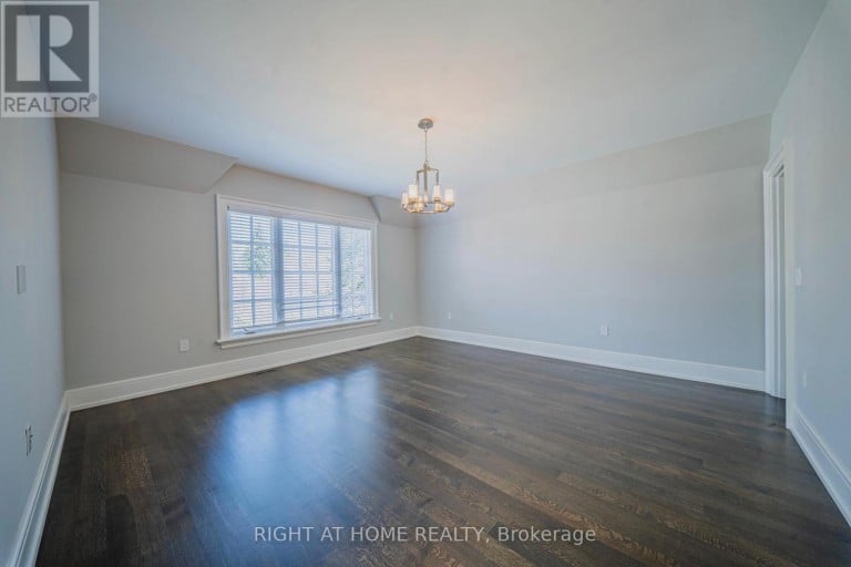 2 FINCHLEY ROAD, Toronto (Edenbridge-Humber Valley), Ontario, M9A2X3