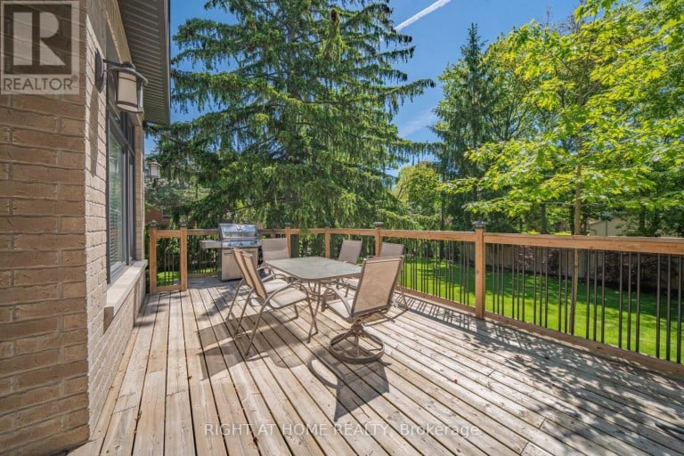 2 FINCHLEY ROAD, Toronto (Edenbridge-Humber Valley), Ontario, M9A2X3