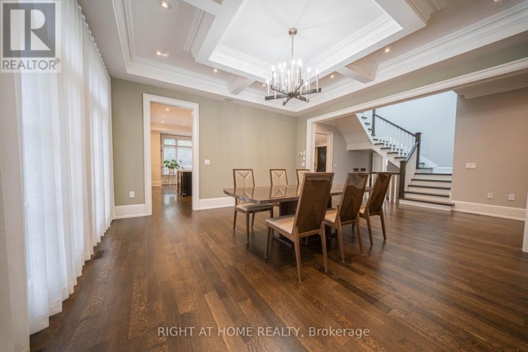 2 FINCHLEY ROAD, Toronto (Edenbridge-Humber Valley), Ontario, M9A2X3