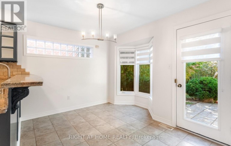 5994 TWEED COURT, Mississauga (Central Erin Mills), Ontario, L5M5S6