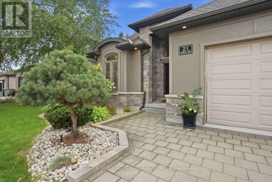 21 CAVERHILL CRESCENT Middlesex Centre (Komoka) Ontario photo 3