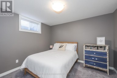 21 CAVERHILL CRESCENT Middlesex Centre (Komoka) Ontario photo 33