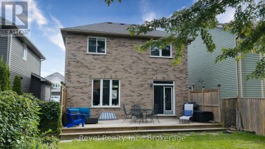 24 DANCE STREET Collingwood Ontario photo 27