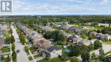 24 DANCE STREET Collingwood Ontario photo 30
