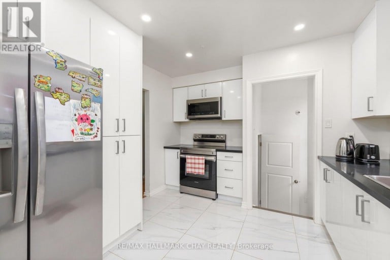 41 ABERDEEN CRESCENT, Brampton (Avondale), Ontario, L6T2P8
