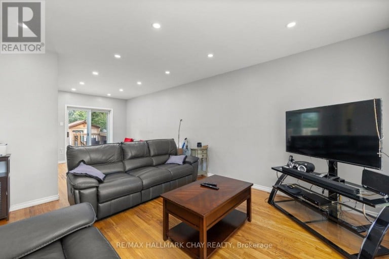 41 ABERDEEN CRESCENT, Brampton (Avondale), Ontario, L6T2P8