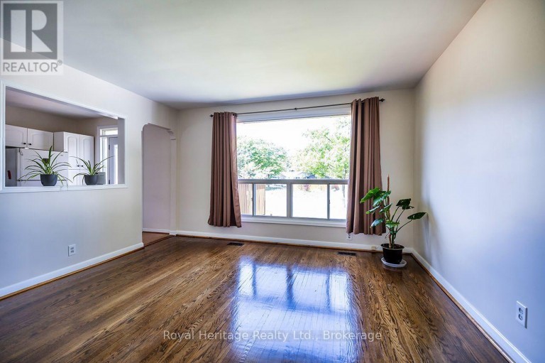 42 THORNCROFT CRESCENT, Ajax (South East), Ontario, L1S2S2
