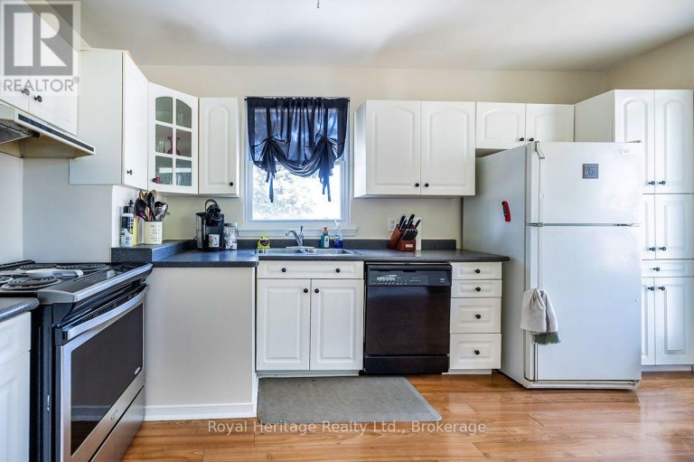 42 THORNCROFT CRESCENT, Ajax (South East), Ontario, L1S2S2