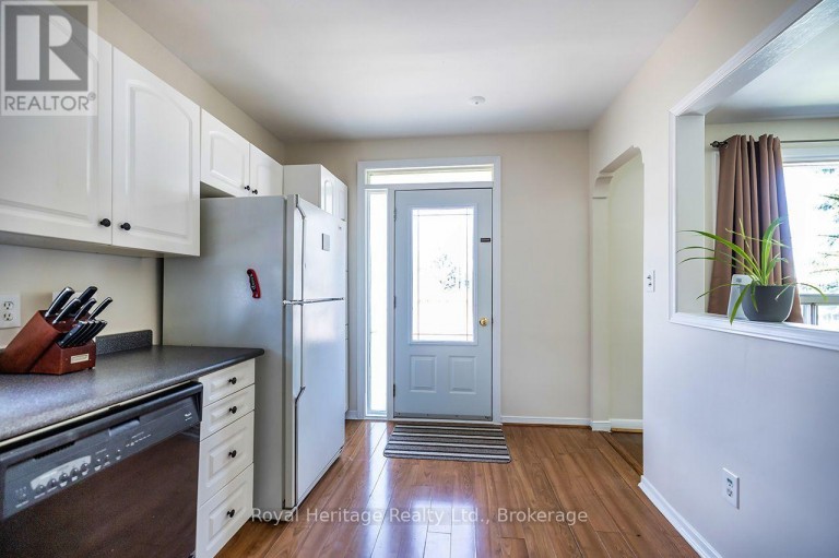 42 THORNCROFT CRESCENT, Ajax (South East), Ontario, L1S2S2