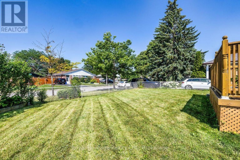 42 THORNCROFT CRESCENT, Ajax (South East), Ontario, L1S2S2
