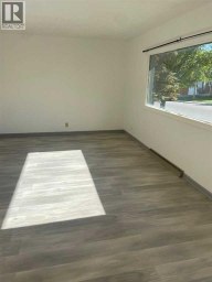 120 54 Avenue NW Calgary Alberta photo 4