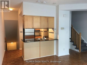 535 - 36 STADIUM ROAD Toronto (Niagara) Ontario photo 4