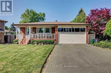 GROUND & LOWER - 9 SALINGER COURT Toronto (Pleasant View) Ontario photo 1