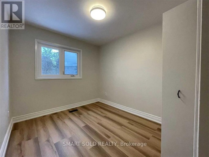 GROUND & LOWER - 9 SALINGER COURT, Toronto (Pleasant View), Ontario, M2J3R8