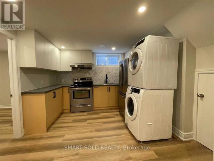 GROUND & LOWER - 9 SALINGER COURT, Toronto (Pleasant View), Ontario, M2J3R8