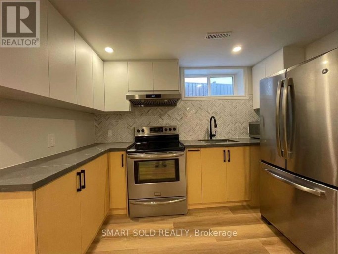 GROUND & LOWER - 9 SALINGER COURT, Toronto (Pleasant View), Ontario, M2J3R8