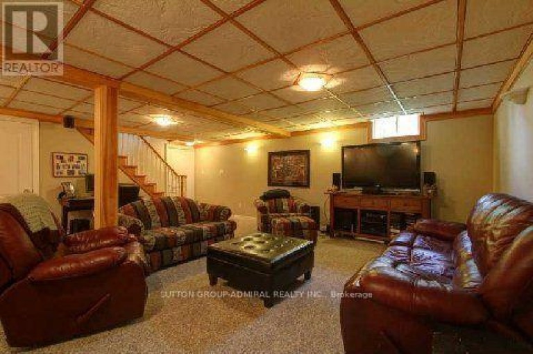 153 NIAGARA DRIVE, Oshawa (Samac), Ontario, L1G8A6