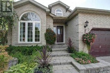 153 NIAGARA DRIVE Oshawa (Samac) Ontario photo 2