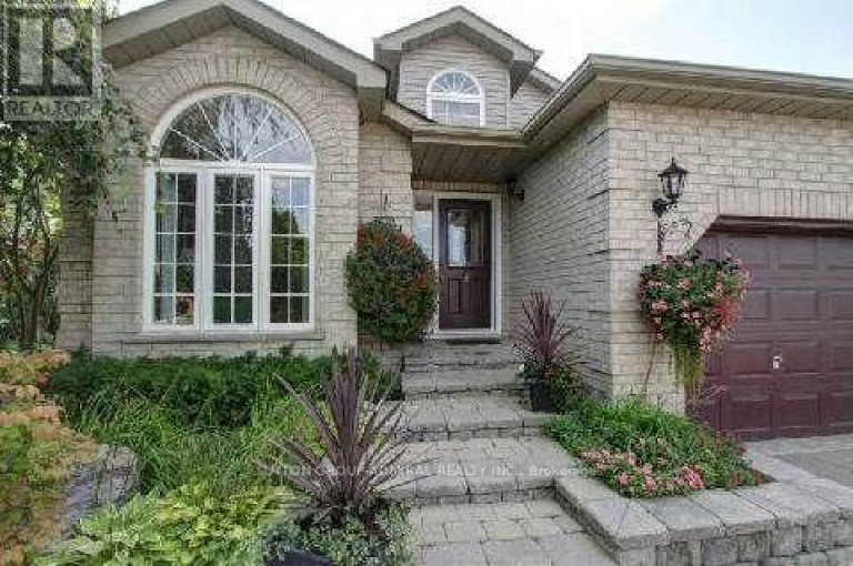 MAIN LEVEL - 153 NIAGARA DRIVE, Oshawa (Samac), Ontario, L1G8A6