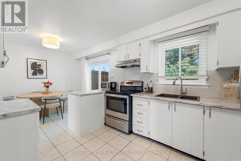 98 DOREEN CRESCENT, Clarington (Bowmanville), Ontario, L1C3W8