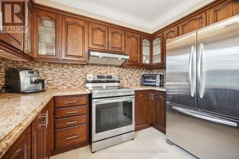 139 JADE CRESCENT, Vaughan (West Woodbridge), Ontario, L4L6M1