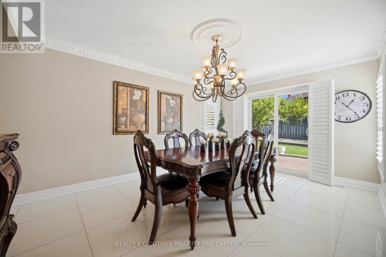 139 JADE CRESCENT, Vaughan (West Woodbridge), Ontario, L4L6M1