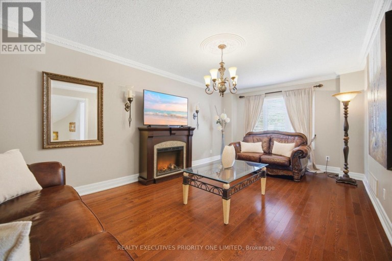 139 JADE CRESCENT, Vaughan (West Woodbridge), Ontario, L4L6M1