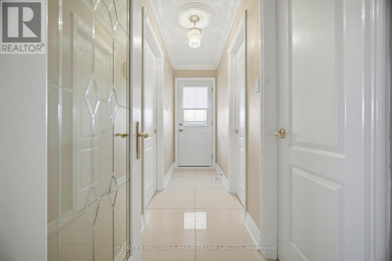 139 JADE CRESCENT, Vaughan (West Woodbridge), Ontario, L4L6M1