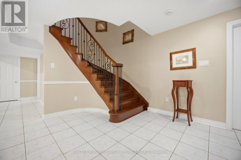 139 JADE CRESCENT, Vaughan (West Woodbridge), Ontario, L4L6M1