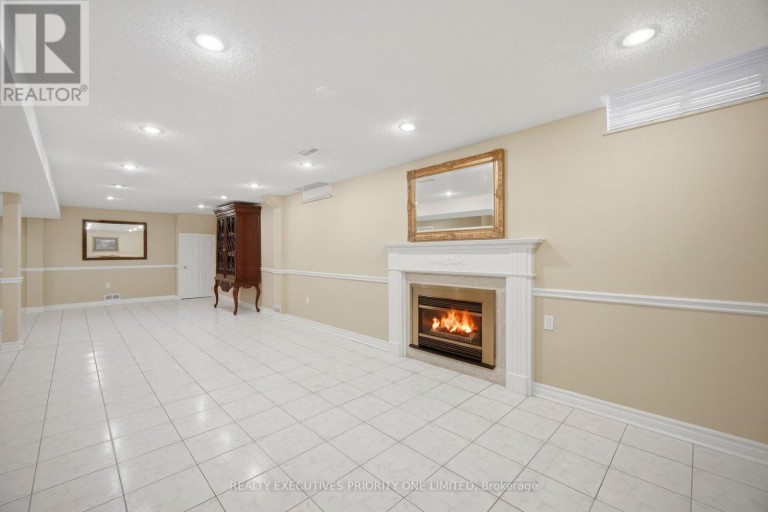 139 JADE CRESCENT, Vaughan (West Woodbridge), Ontario, L4L6M1