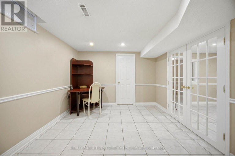 139 JADE CRESCENT, Vaughan (West Woodbridge), Ontario, L4L6M1